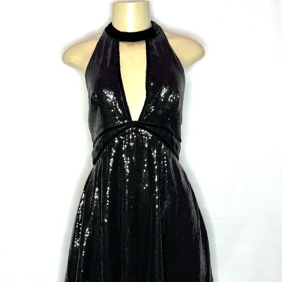 FREE PEOPLE BLACK SEQUIN HALTER FIT & FLARE MINI DRESS SIZE 4 - Picture 5 of 6